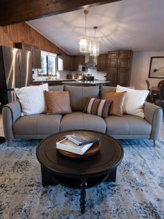 Luxury Big Sky Golf Course Retreat with Hot Tub - 4