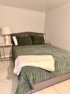 Cozy 2br Stay 15 Min to Downtown Chicago - 6