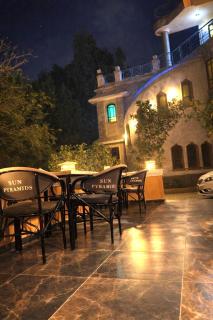 SuN roof pyramids view inn Jacuzzi stay & tours - 6