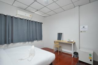 AT Pranakorn Khaosan - Samsen Soi 2 - 8