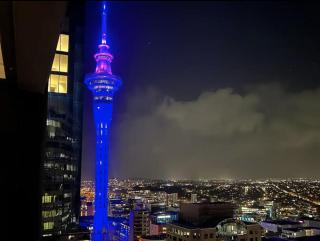 Magnificent SkyTower, Sea, Habour View in CBD - Auckland - 2