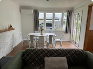 Havelock North home with large outdoor space - 6