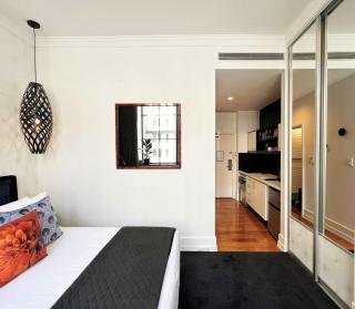 Stylish studio apartment in the Heritage building - 4