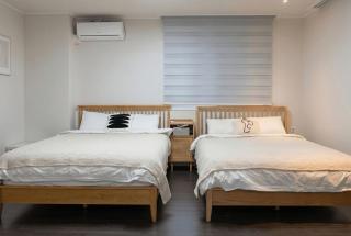 Yeosu Cave Pool Villa - 9