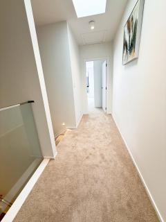 Newly Built 3-Bedroom 4-Bathroom Residence near Newmarket - 8