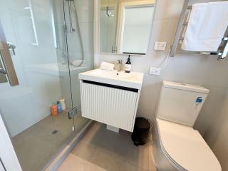 Newly Built 3-Bedroom 4-Bathroom Residence near Newmarket - 3
