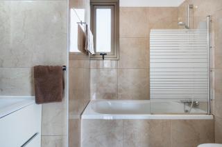 Sea La Vie 3-BR Villa & Private Pool in Protaras - 6