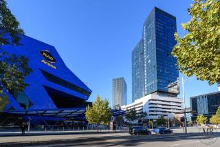 Luxury Balcony Apartment | Pool, Sauna & RAC Arena - 0