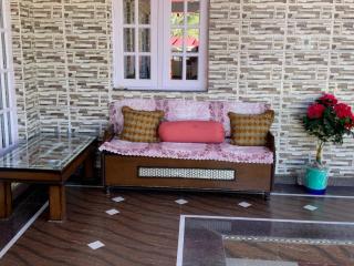 Rock Mountain Premium Homestay, Dalhousie Family & Couple Friendly Relaxing Stay Away from Crowd - 1