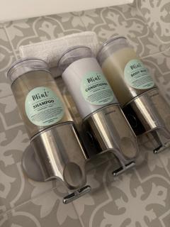 Mid-Century Modern Apartment at Horner Park - 9