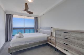 Panoramic Ocean Views 2 Bed Walk to Beach - 9