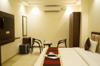 Hotel A High Laxmi nagar Metro - 9