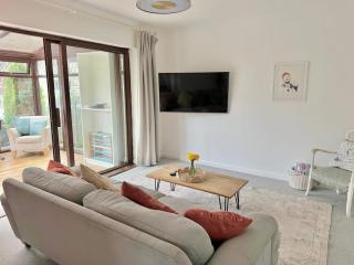 2 Bed House - Near Central Sheffield - Fast Wi-Fi - 5