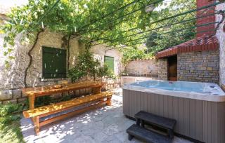 Simic Spa & BBQ Holiday Home Tucepi – Private Jacuzzi, Sauna & Garden - 0