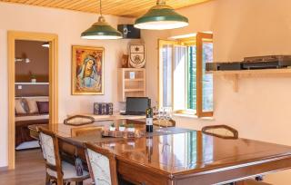 Simic Spa & BBQ Holiday Home Tucepi – Private Jacuzzi, Sauna & Garden - 6