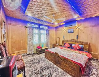 Houseboat New world - Srinagar - 1