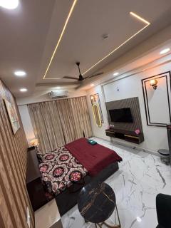 Luxury Studio Apartment - 3