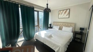Luxury Heart CBD Top Floor Apartment SPA,GYM, Pool - 3