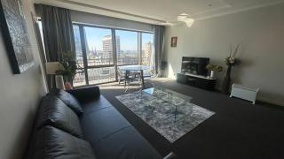 Luxury Heart CBD Top Floor Apartment SPA,GYM, Pool - 2