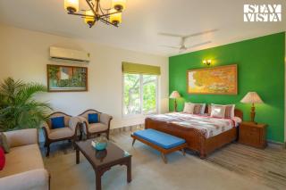 StayVista at The Hideout Farms with Lawn and private Pool - 1