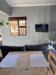 Pule's Home & Studio Apartments - 2
