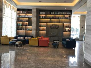 Kyriad Marvelous Hotel Xiangyin Bus Station - 1