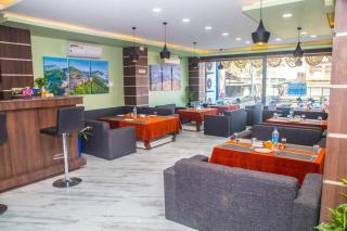 Hotel Gajur Palace - 1