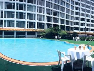 Golden Lustre Hotel - 6