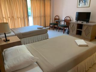 โรงแรมพิณ - 1