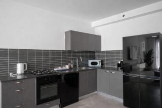 Warm & Modern 2BR by the Sea l Mamad - 9