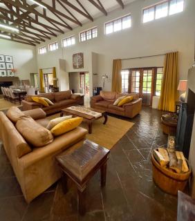 Luxury Country Retreat Hot Tub & Farm Views - 5