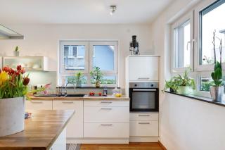 Modernes 5 Schlafzimmer Haus mit T - 1
