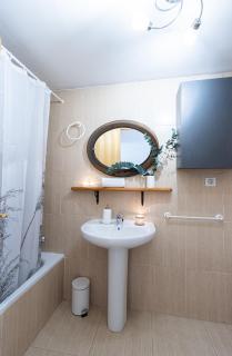 Canfranc Estacion 2-bedroom apartment with parking - 1