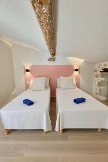 Suites zen dans maison d'hôtes avec piscine intérieure et jardin - 4