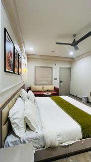 Hotel Hindway Sky - 1