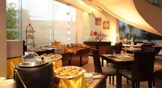 Lancaster Hotel Manila - 8