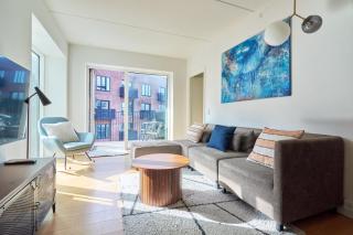 Modern Family Apartment in Local Area - 2
