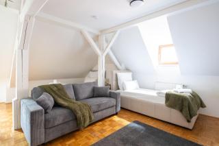 75m2 - 7 Guests - AC - 3 Rooms - Near Station - 8