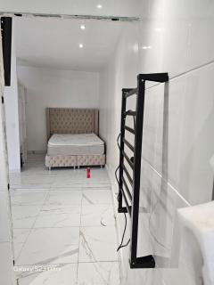 Emmanuel INN XIII - 6