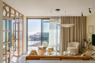 27th Top Floor Designer Apartment In Mercury Tower With Pool By Stays Uniq - 0