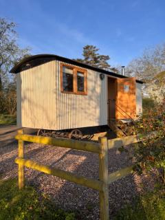 The Hereford Hut, Charming 1 bedroom Shepherds Hut - Callow - 7