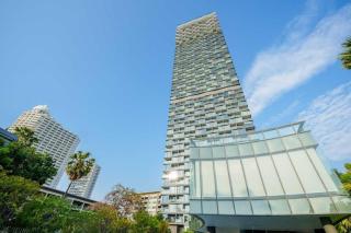 Luxury 2BR Sea View Apartment with Private Lift and Free Parking - 6