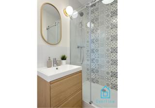 Seredino Navy Apartment- Modern Comfort in a Quiet Location, 5 Minutes to Gdańsk Old Town & Seaside - 5