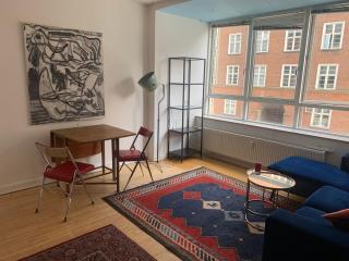 Studio apartment by the metro - 2