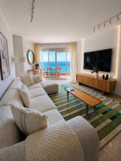 Modern beachfront apartment 2 Bdrm , incredible views - 0