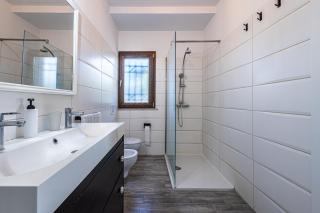 Mediterranean Retreat - Villa & Private Garden - 2