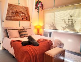 Spacious Outback Home for Groups and families with Private BBQ & Aircon - 4