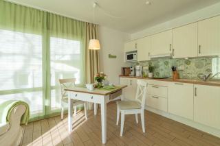 SEASIDE APARTMENTS - DREAMY GREEN - 9