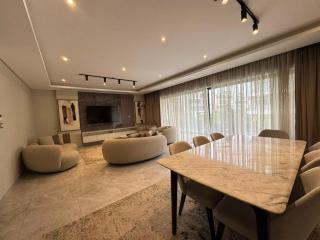 Luxury Lake View Apartment 3BR New Cairo - 7