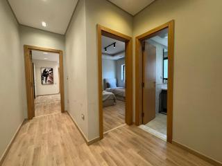 Luxury Lake View Apartment 3BR New Cairo - 4